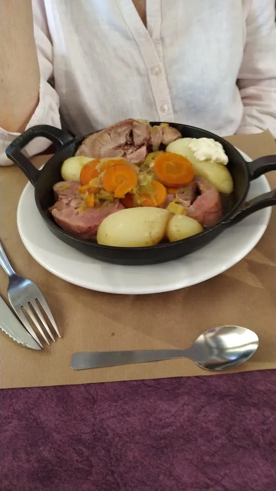 Tête de Veau Avec Ses Légumes